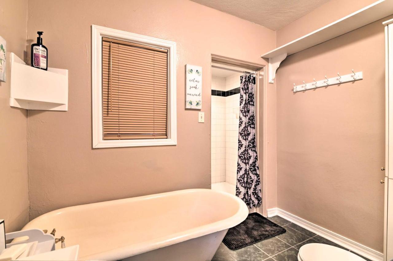 Pet-Friendly Auburndale House With Lake Views! Exterior photo